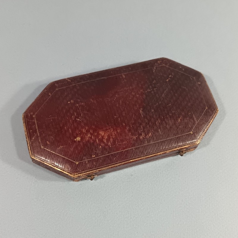 COFFRET DE 2 MEDAILLES CLASSE OR ET ARGENT PAROISSE ST BERNARD DIOCESE DE PARIS ATTRIBUEES EN 1868 SECOND EMPIRE
